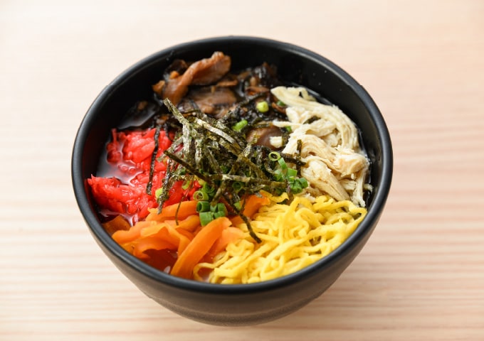奄美の郷土料理「鶏飯」