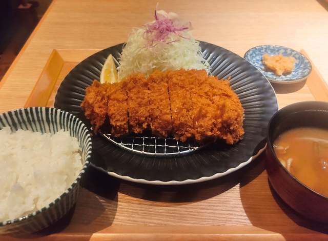 鹿児島天文館で味わう極上黒豚！『黒豚ふくや』の絶品とんかつ