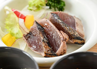 鲣魚炙烤刺身櫻島熔岩燒